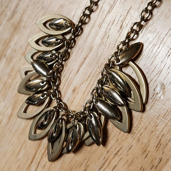 Chic Layered Gold Necklace - Picture 1 of 7